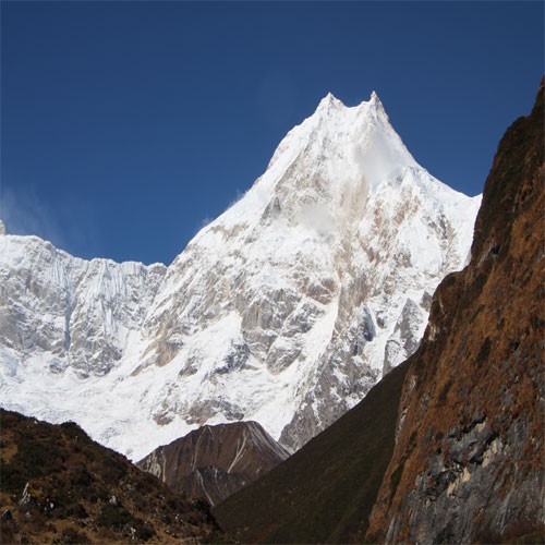 Trekking in Manaslu Nepal