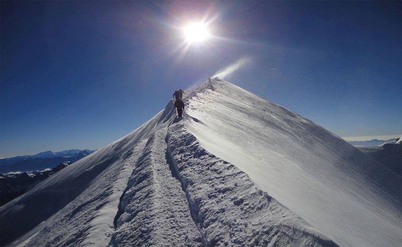 17 Days Everest Island Peak Climbing