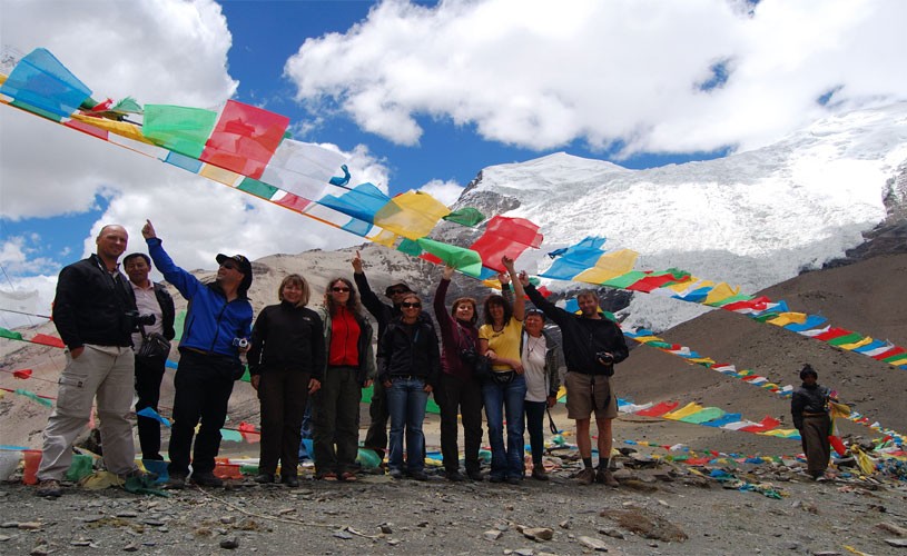 Lhasa Eveerwst base camp group members
