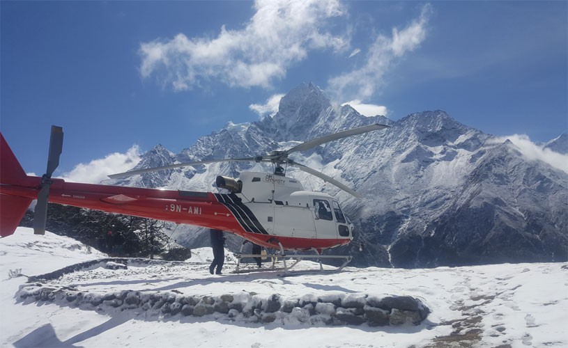 Helicopter Landing in EBC