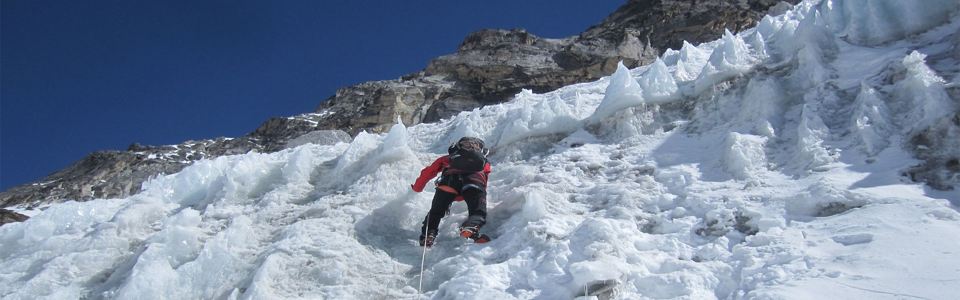 Trekking Peak Climbign iN nepal