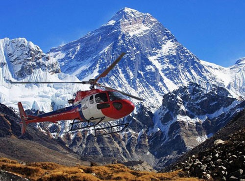 Helicopter flyover to Everest