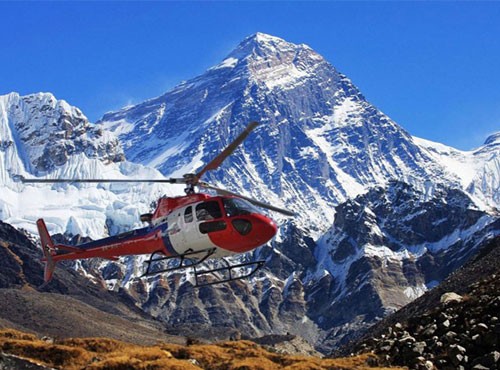 Helicopter flyover Everest