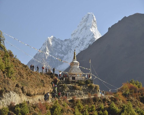 Short Ebc Trek Amadblem Mounain